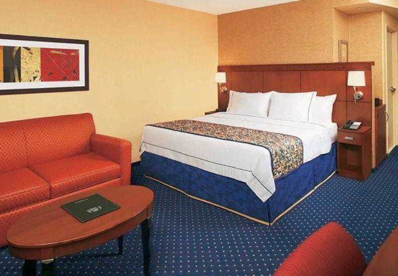 فندق Courtyard By Marriott Baldwin Park