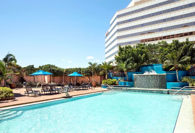 בית מלון כפרי Embassy Suites By Hilton Tampa Airport Westshore