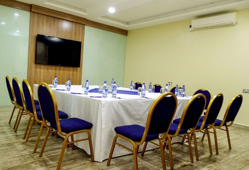 Fairway Hotel & Spa