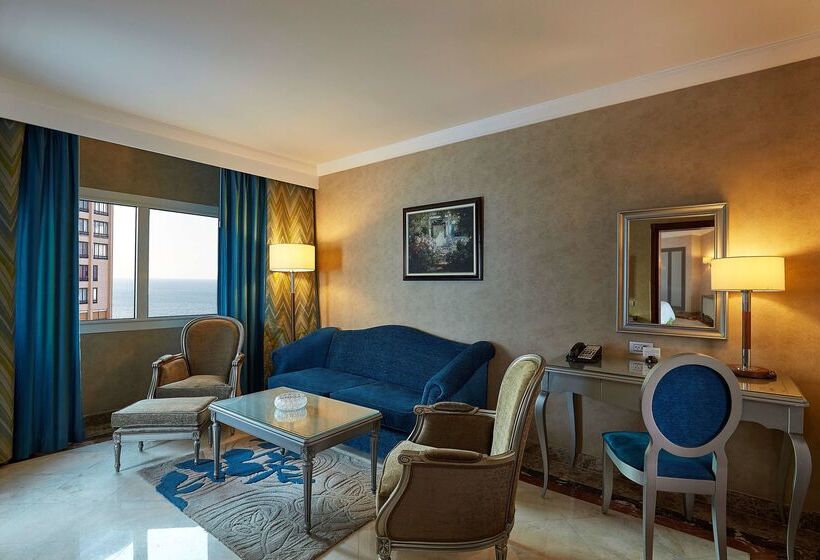 ホテル Hilton Alexandria Corniche