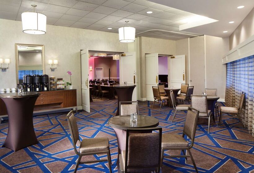 هتل Hilton Boston Back Bay