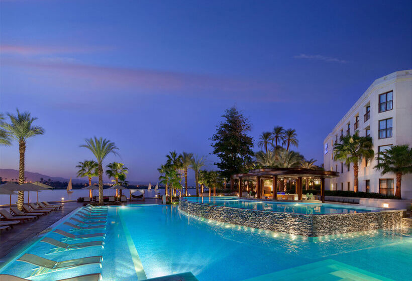 ホテル Hilton Luxor Resort & Spa