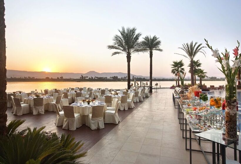 هتل Hilton Luxor Resort & Spa