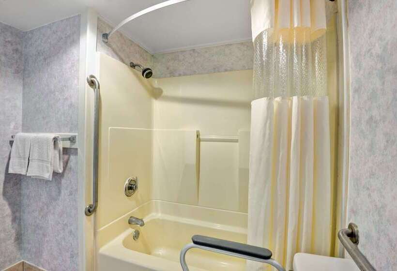 هتل Howard Johnson By Wyndham Galloway Atlantic City Area