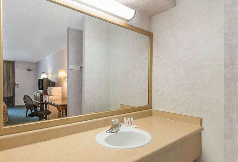 هتل Howard Johnson By Wyndham Galloway Atlantic City Area