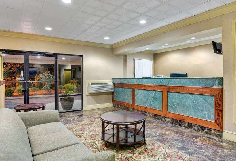 هتل Howard Johnson By Wyndham Galloway Atlantic City Area