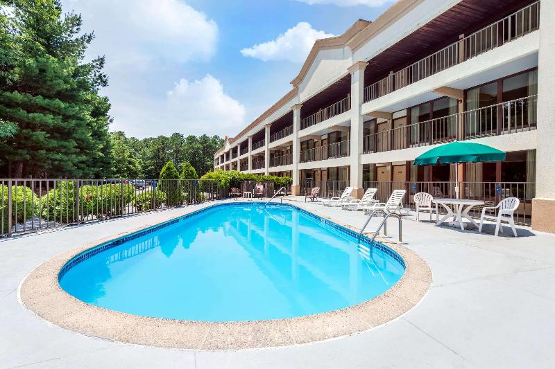 هتل Howard Johnson By Wyndham Galloway Atlantic City Area