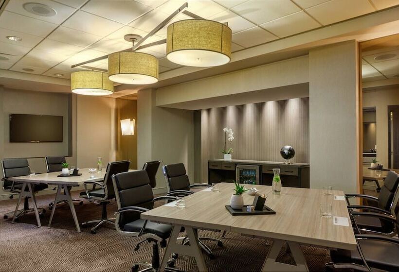 هتل Renaissance Los Angeles Airport