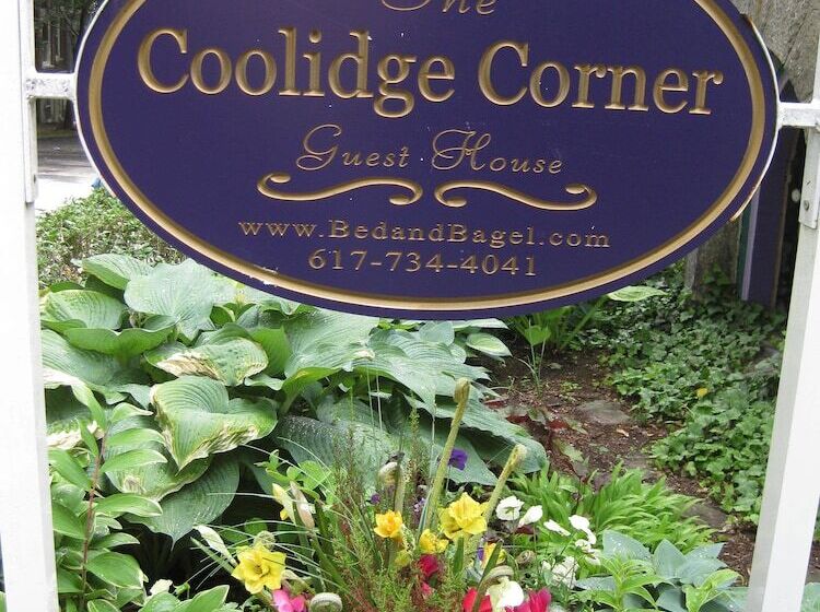 Hotel The Coolidge Corner Guest House: A Brookline Bed And Breakfast