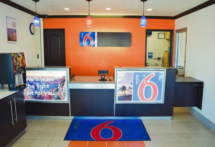 Motel 6 San Diego, Ca Airport Harbor