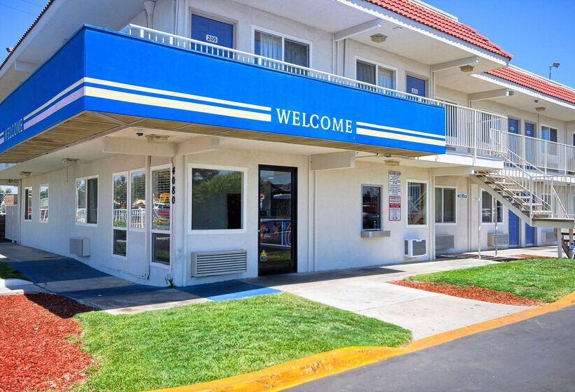 Motel 6fresno, Ca  Blackstone South