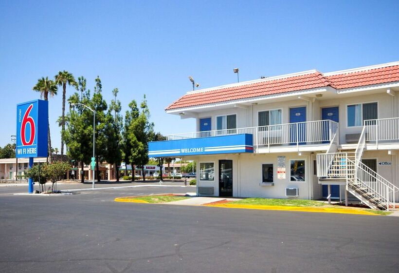 Motel 6fresno, Ca  Blackstone South