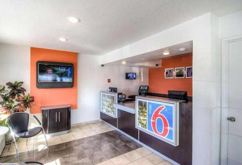 Motel 6redding, Ca  South