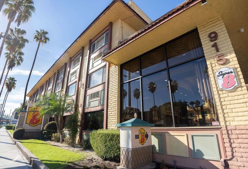 Мотель Super 8 By Wyndham Anaheim/disneyland Drive