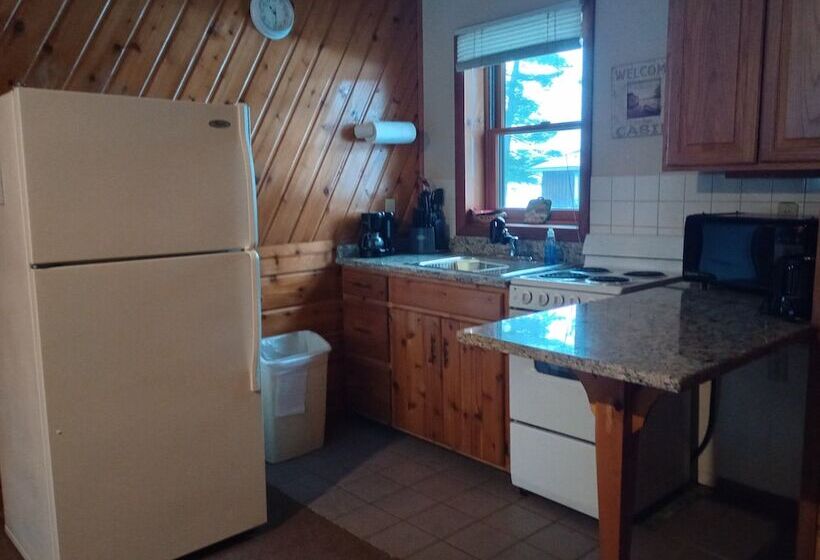 Мотель Centerstone Resort Lake Aire
