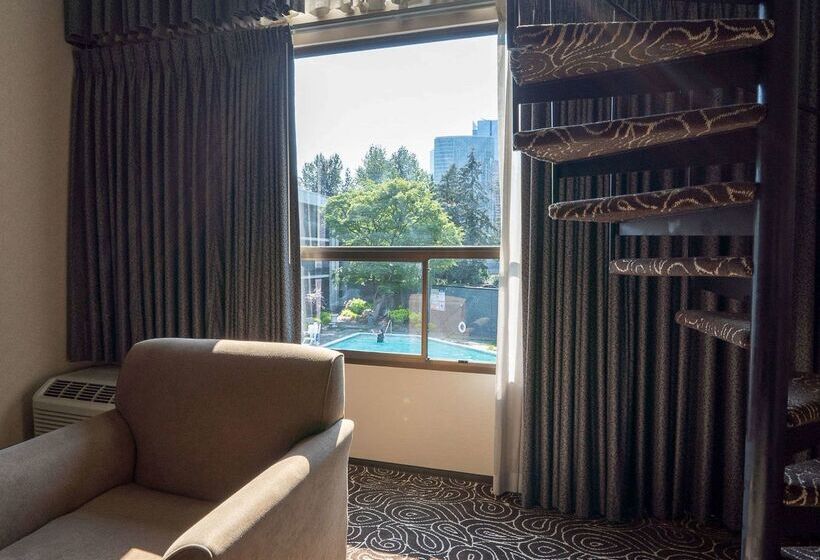 116, A Coast Hotel Bellevue