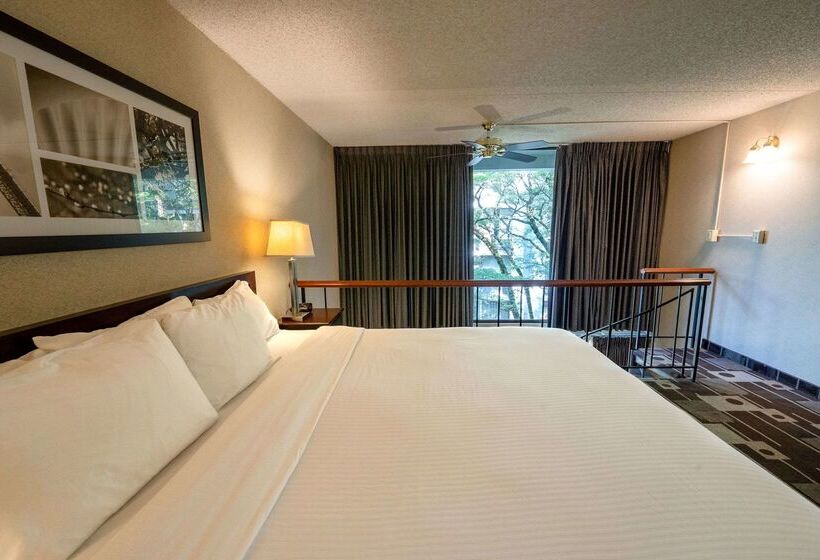 116, A Coast Hotel Bellevue