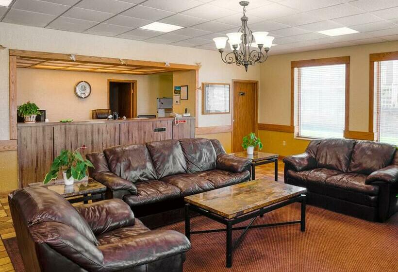 هتل Ambassador Inn