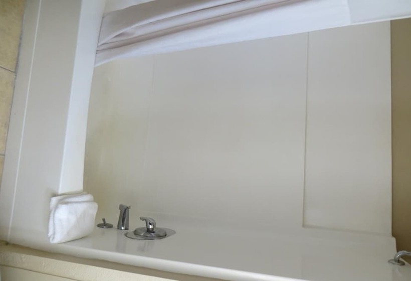 هتل American Inn Stockton