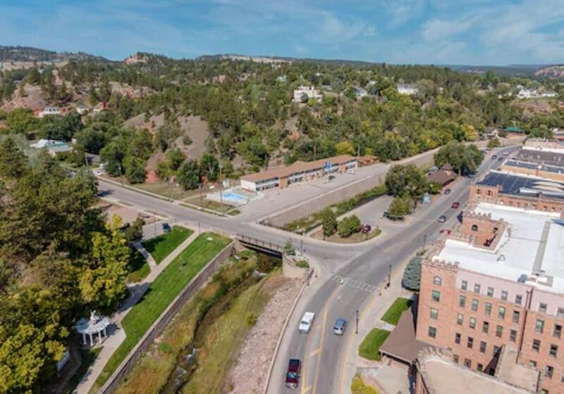 בית מלון כפרי Americas Best Value Inn By The River Hot Springs