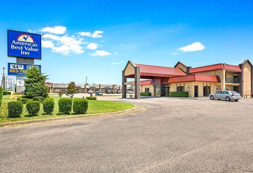 בית מלון כפרי Americas Best Value Inn Paris