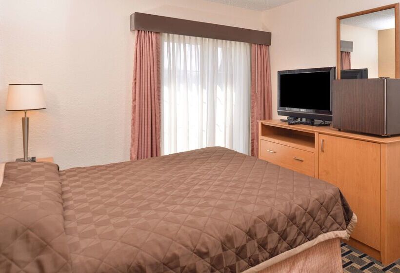 هتل Americas Best Value Inn And Suites St. Cloud
