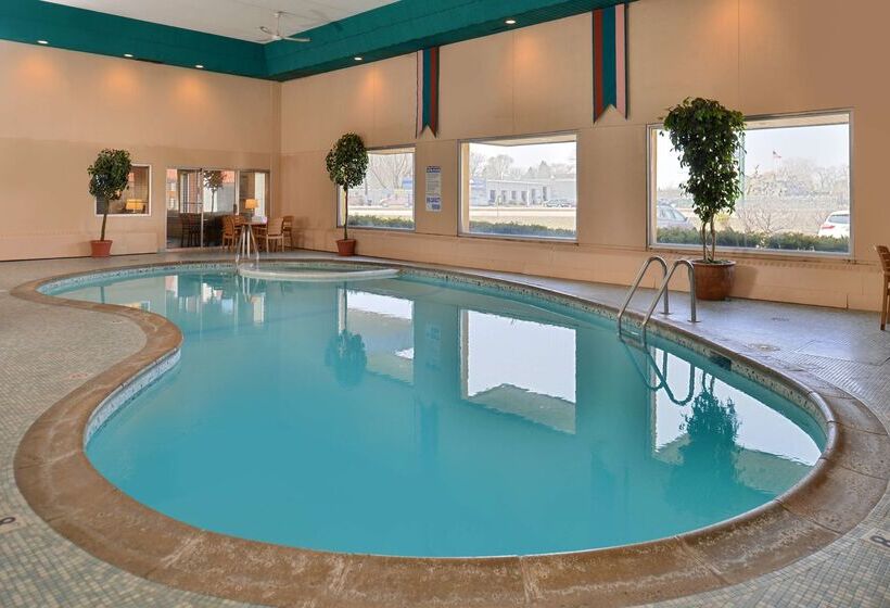 هتل Americas Best Value Inn And Suites St. Cloud