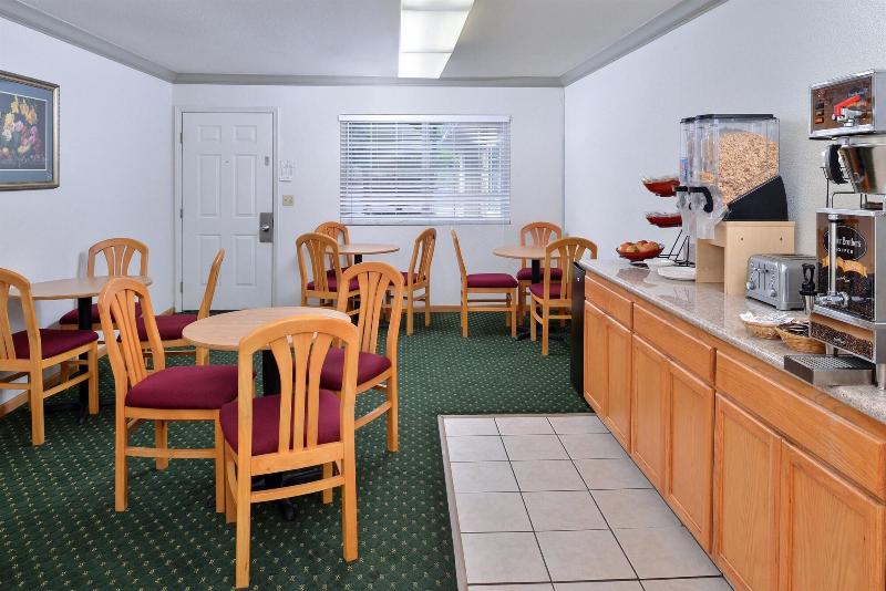 هتل Americas Best Value Inn Ukiah