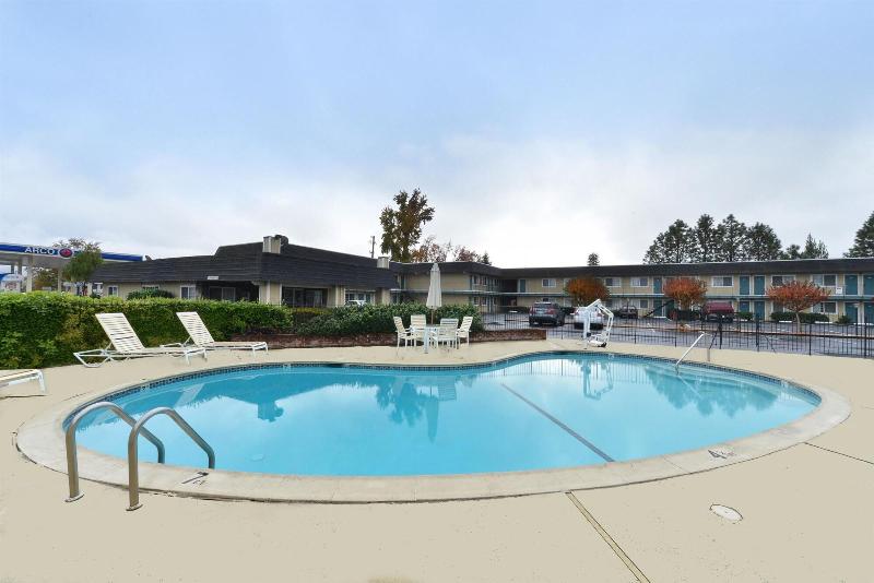 هتل Americas Best Value Inn Ukiah