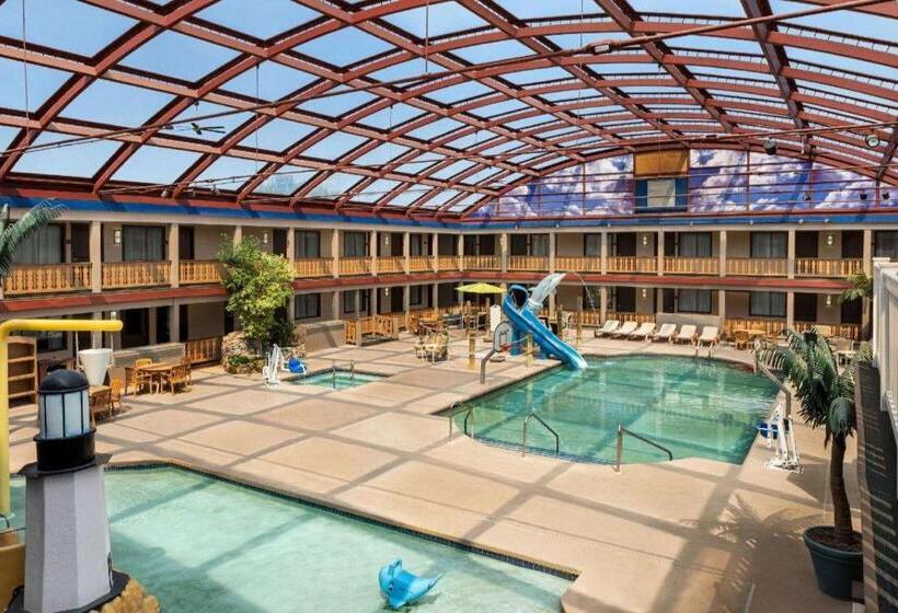 هتل Americinn By Wyndham La Crosse Riverfrontconference Center