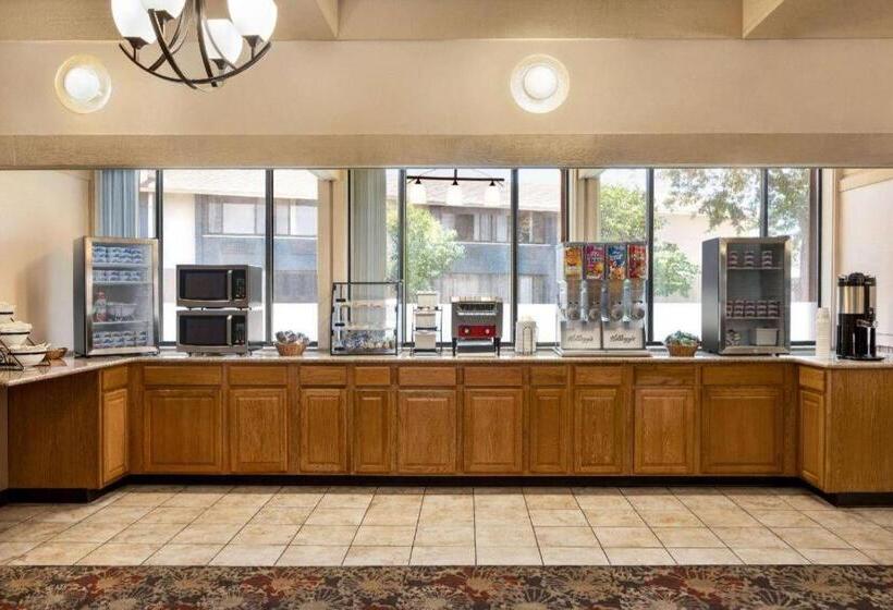 هتل Americinn By Wyndham La Crosse Riverfrontconference Center