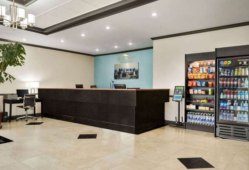 בית מלון כפרי Baymont By Wyndham Monterey Park