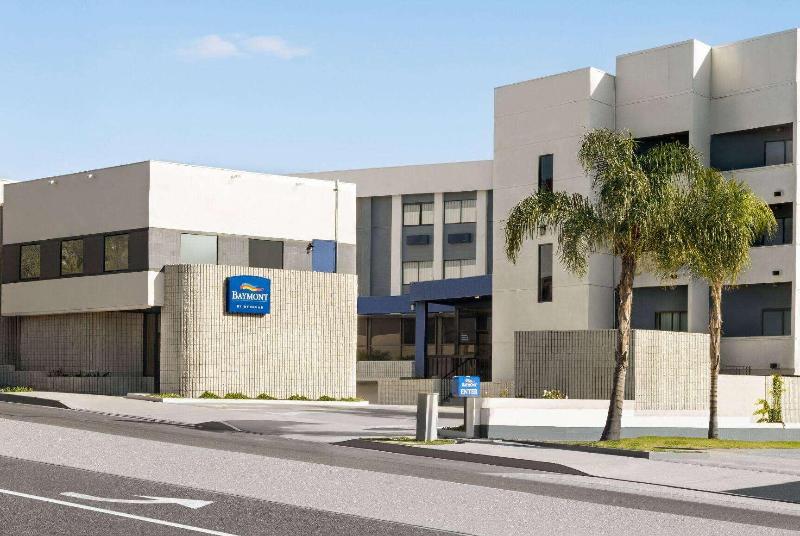 בית מלון כפרי Baymont By Wyndham Monterey Park