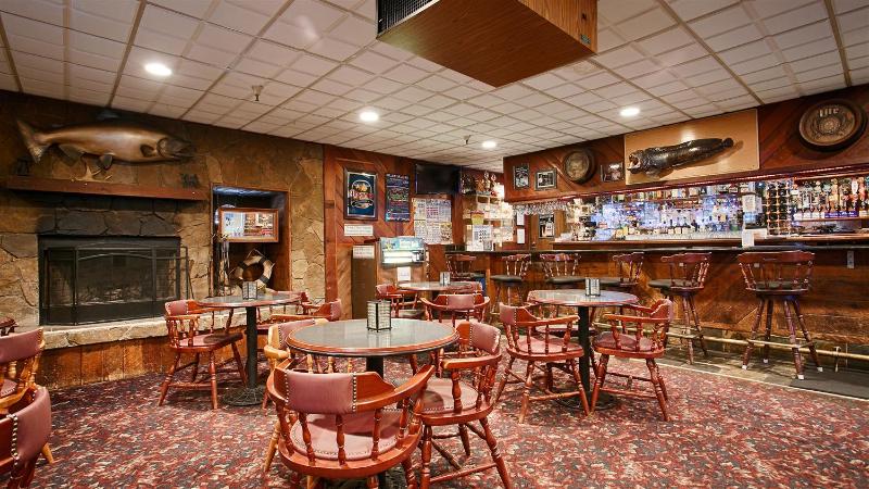 هتل Best Western Bidarka Inn