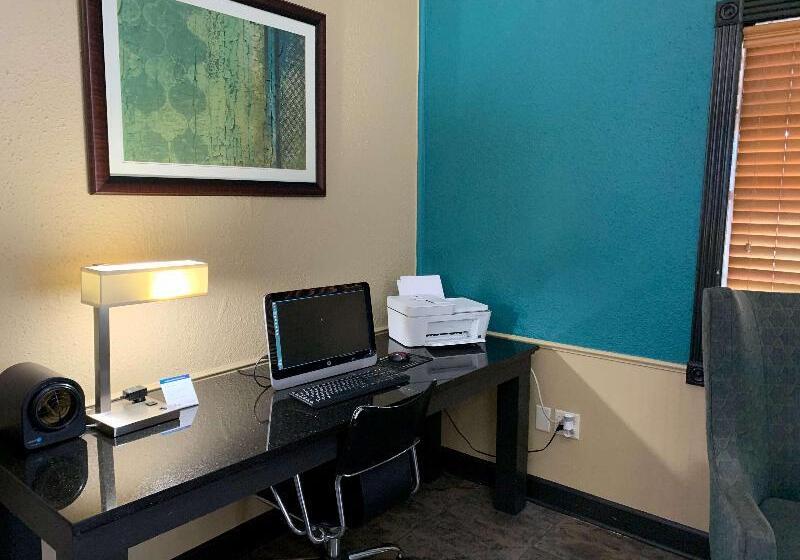 هتل Best Western Conway