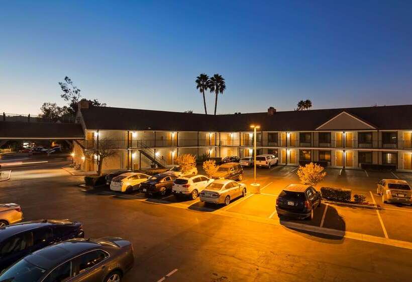 בית מלון כפרי Best Western Country Inn Temecula