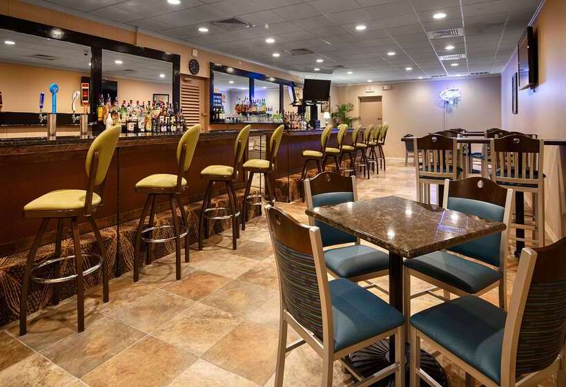 בית מלון כפרי Best Western Crossroads Inn