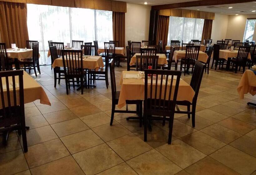 בית מלון כפרי Best Western Crossroads Inn