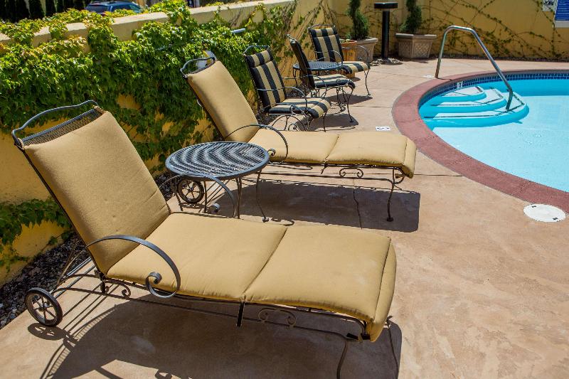 هتل Best Western Dry Creek Inn
