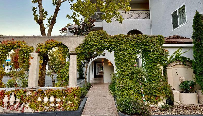 هتل Best Western Dry Creek Inn