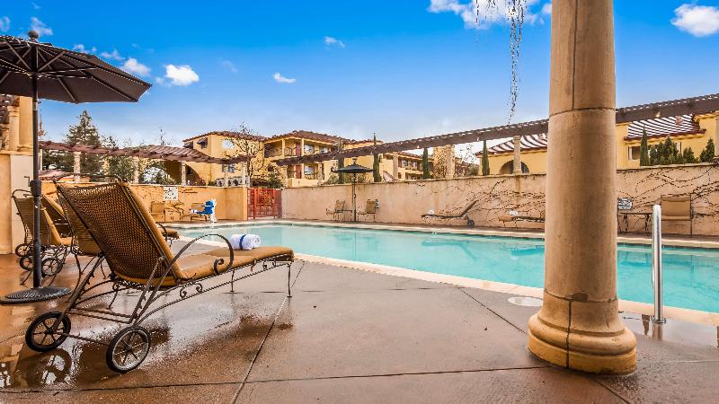 هتل Best Western Dry Creek Inn