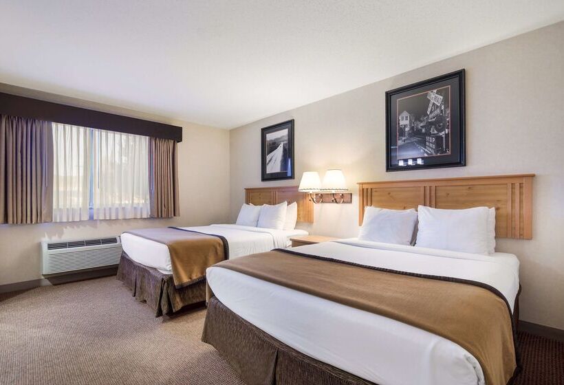 هتل Best Western Golden Spike Inn & Suites