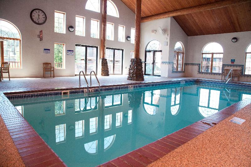 هتل Best Western Golden Spike Inn & Suites