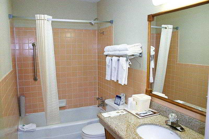 هتل Best Western Hospitality House