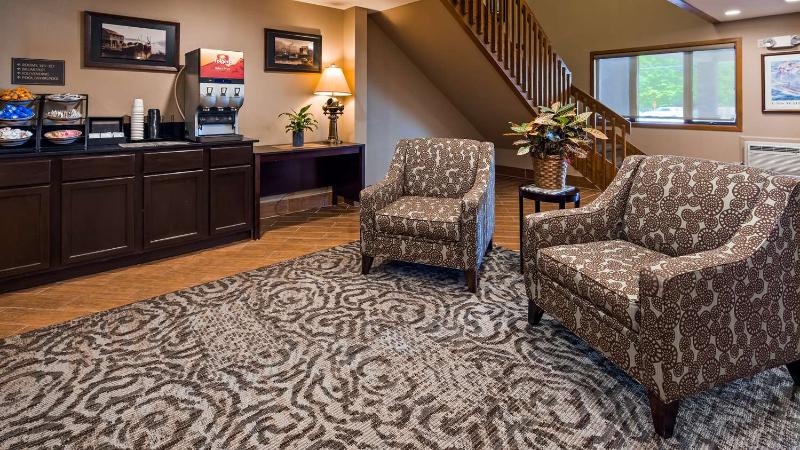 هتل Best Western Maritime Inn