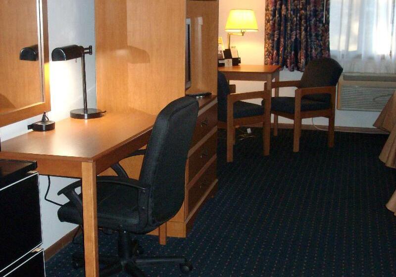هتل Best Western Maritime Inn
