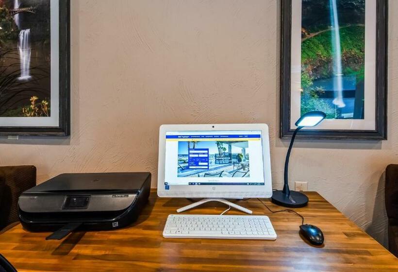 فندق Best Western Pacific Highway Inn