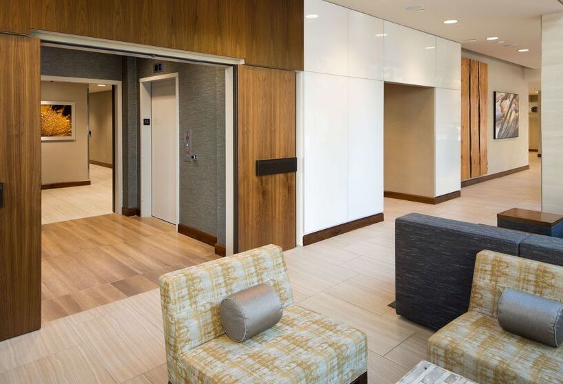 هتل Best Western Plus Bayside Inn