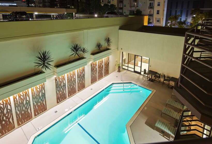 هتل Best Western Plus Bayside Inn