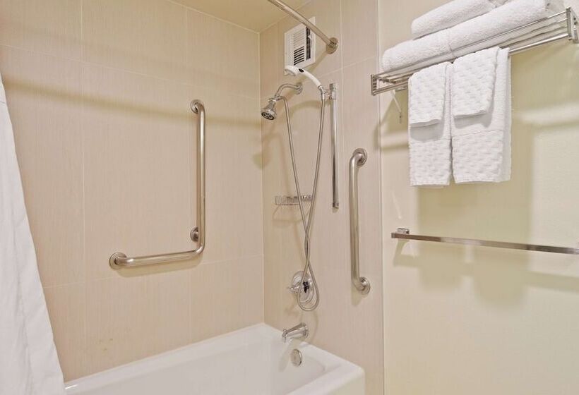 هتل Best Western Plus Bayside Inn